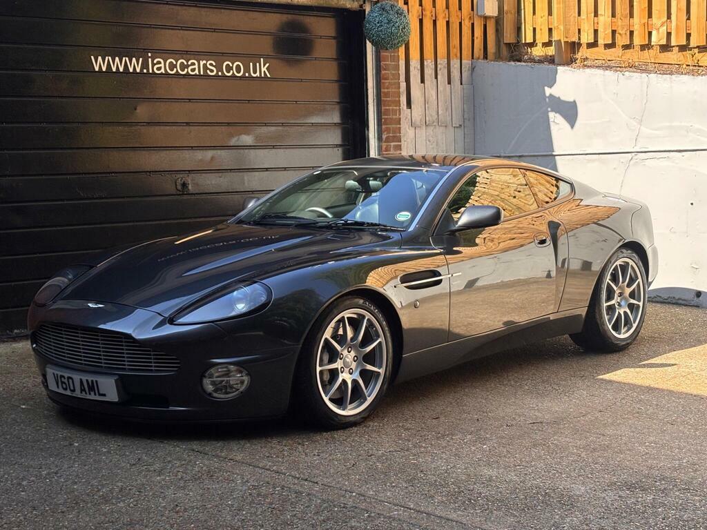 Aston Martin Vanquish 5.9 Silver