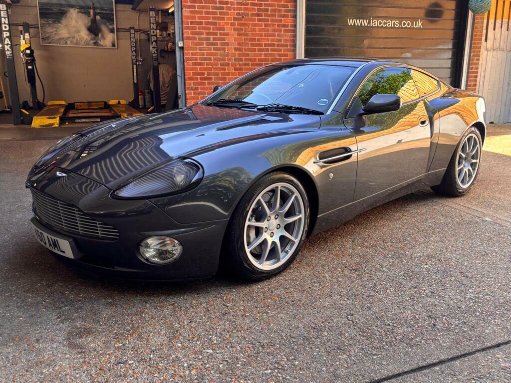Aston Martin Vanquish V12 Vanquish Silver #8