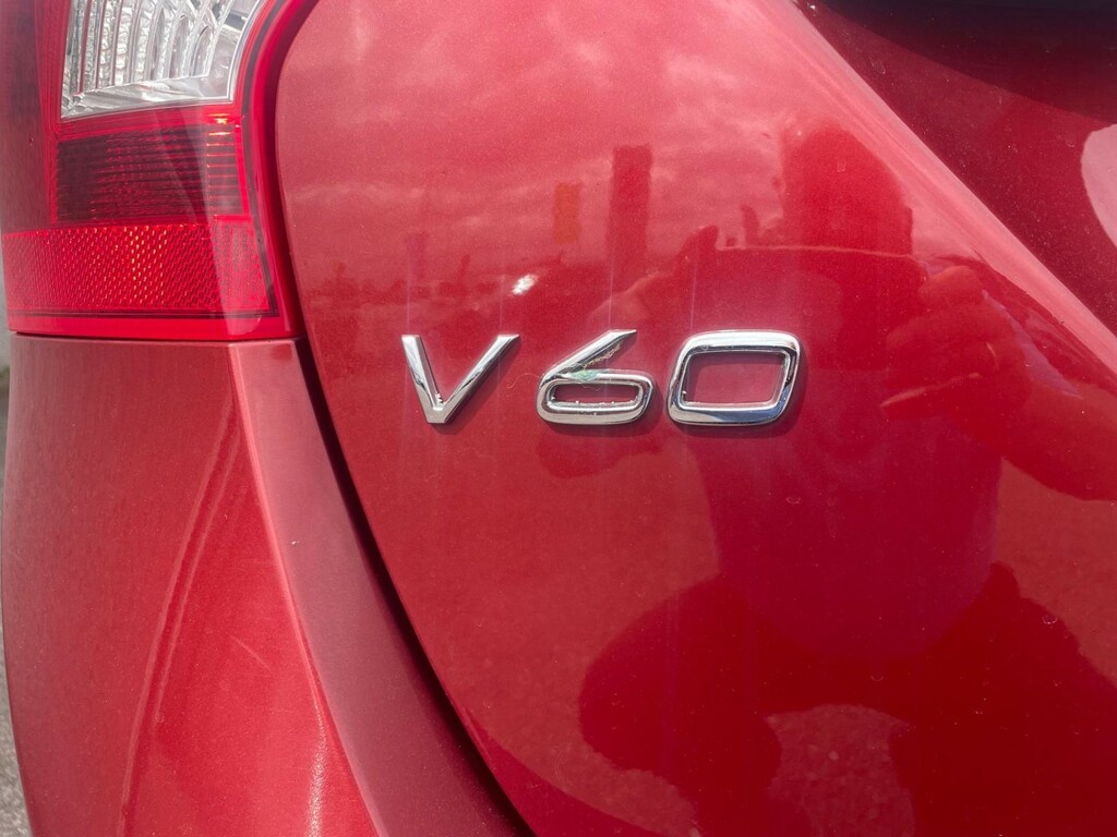 Volvo V60 2.0 Se Lux D3 Red #6