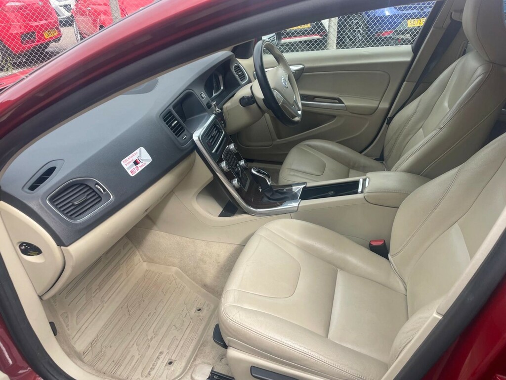 Volvo V60 2.0 Se Lux D3 Red #5