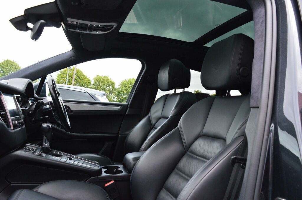 Porsche Macan V6 Turbo Suv YF16FNS Grey #4