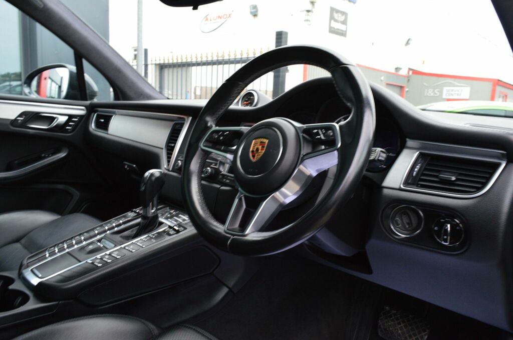 Porsche Macan V6 Turbo Suv YF16FNS Grey #6