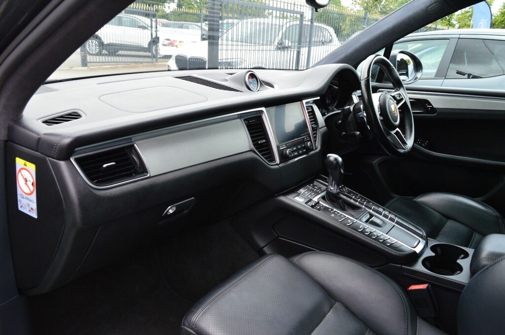 Porsche Macan V6 Turbo Suv YF16FNS Grey #5