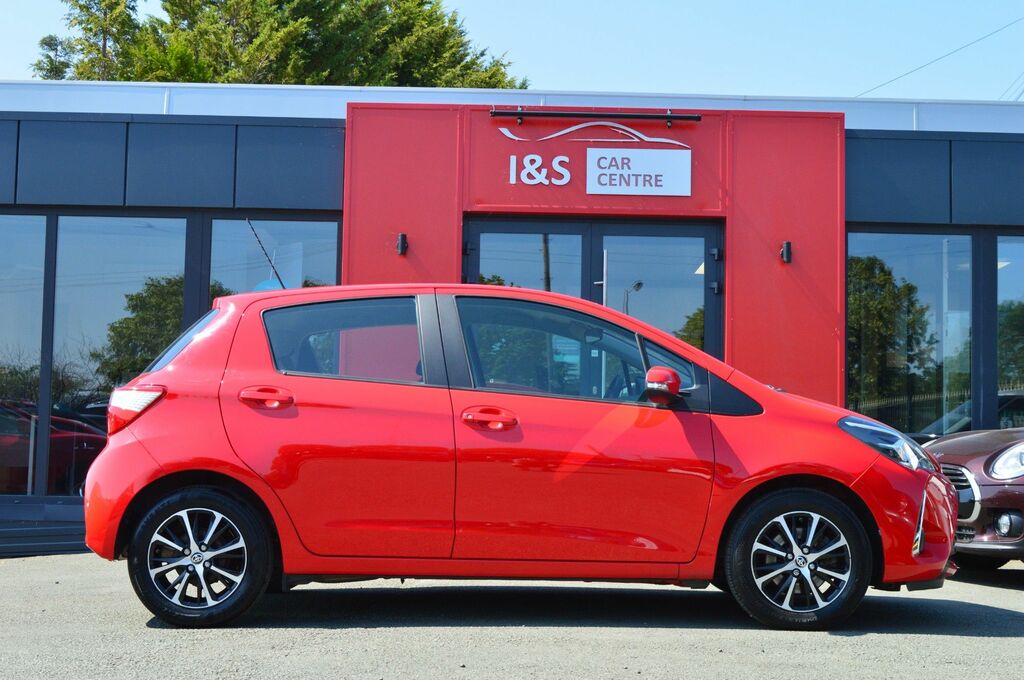 Toyota Yaris Vvt-i Icon Tech Hatchback VK18CXX Red #3