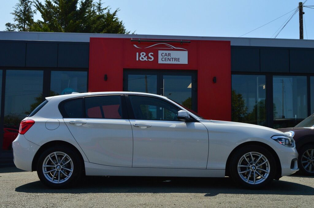 BMW 1 Series 116D Se Business Hatchback White #3