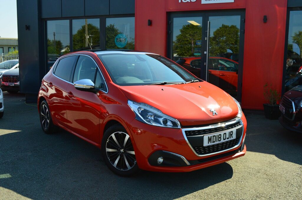 Peugeot 208 Puretech Allure Premium Hatchback Orange