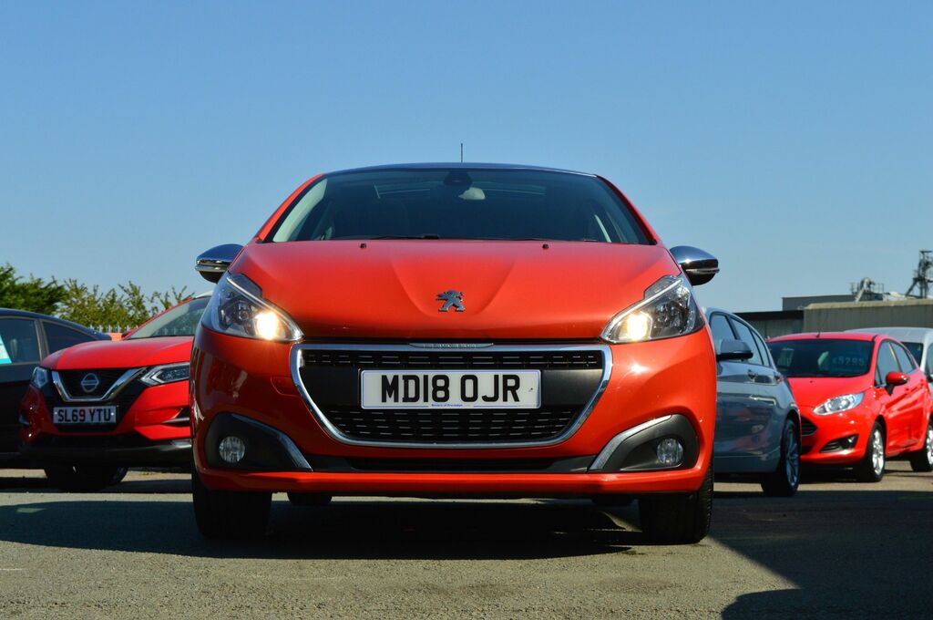 Peugeot 208 Puretech Allure Premium Hatchback Orange #3