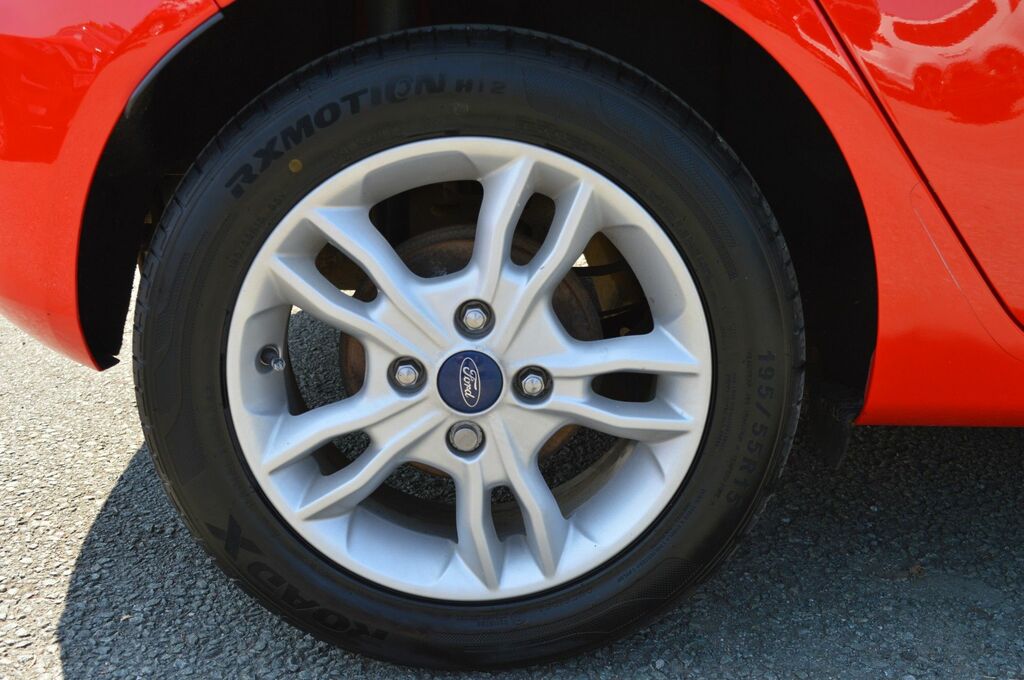 Ford Fiesta Ecoboost Zetec Hatchback GU15EPZ Red #5