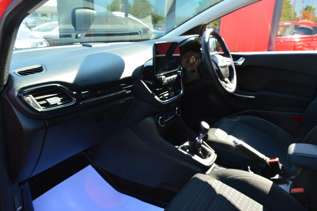 Ford Fiesta Titanium White #15