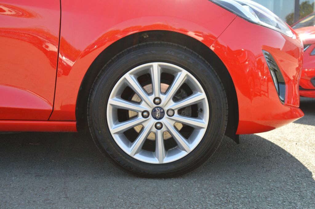 Ford Fiesta Titanium White #8