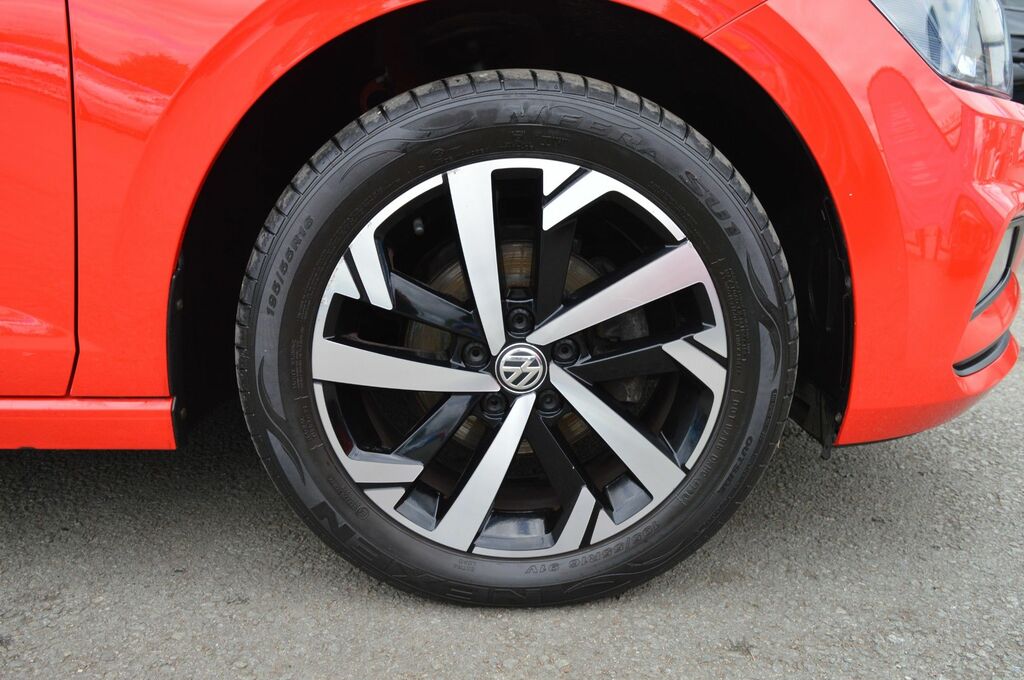 Volkswagen Polo Evo Beats Hatchback Red #5