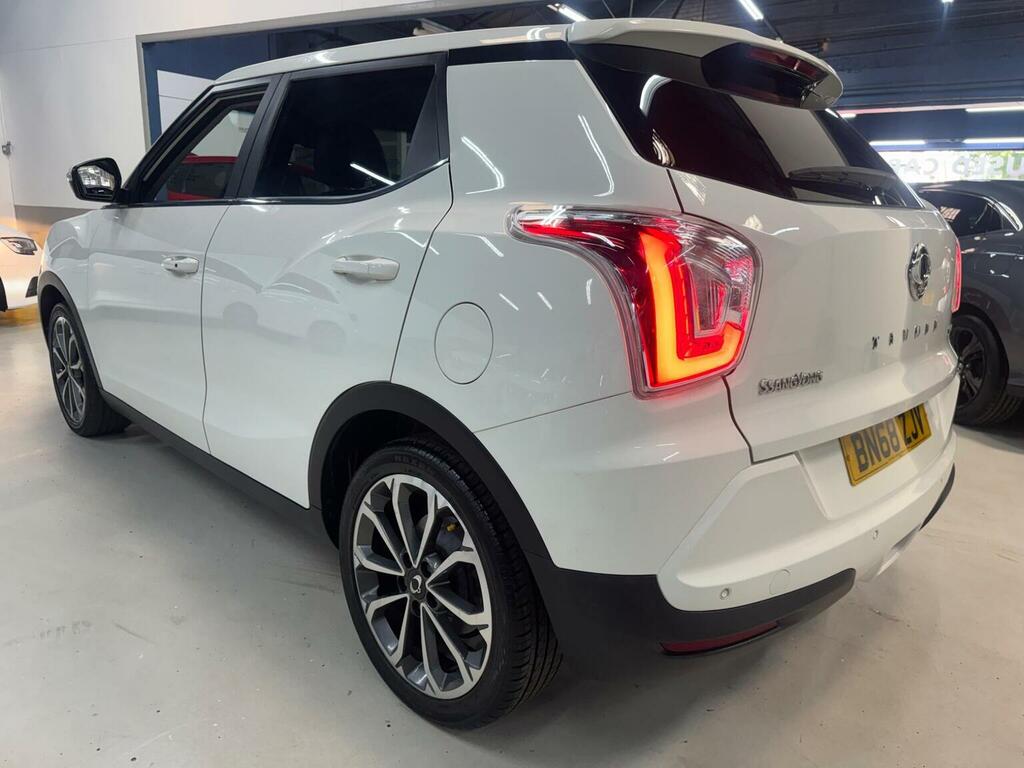 SsangYong Tivoli Suv 1.6 E-xgi Ultimate Euro 6 Ss 201868 White #4