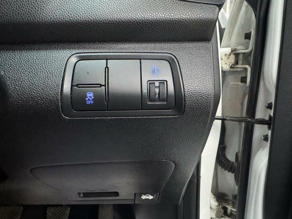 Hyundai I20 Hatchback Blue #19