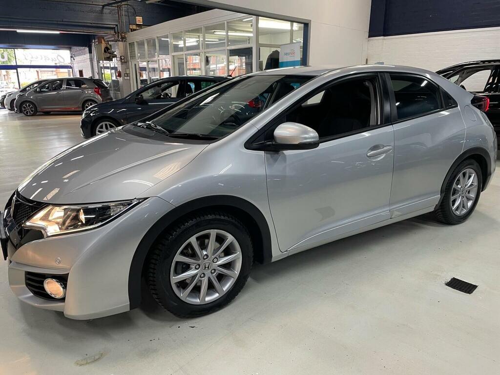 Honda Civic Hatchback 1.6 I-dtec Se Plus Navi Euro 5 Ss 5 Silver #3