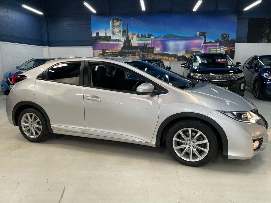 Honda Civic Hatchback 1.6 I-dtec Se Plus Navi Euro 5 Ss 5 Silver #2