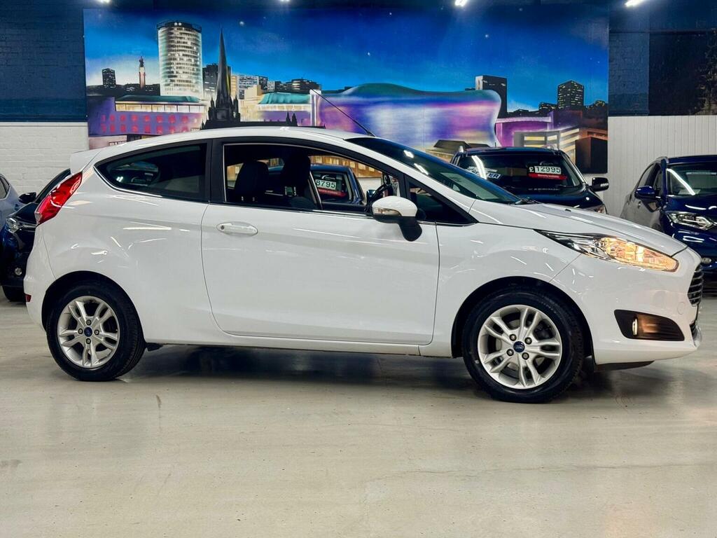 Ford Fiesta Hatchback 1.25 Zetec Euro 6 201666 White #2