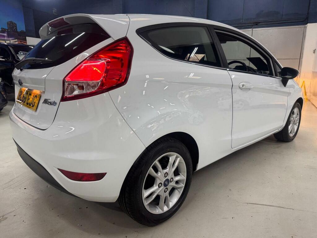 Ford Fiesta Hatchback 1.25 Zetec Euro 6 201666 White #3