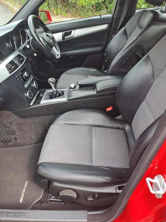 Mercedes-Benz C Class C220 Cdi Blueefficiency Amg Sport Red #2