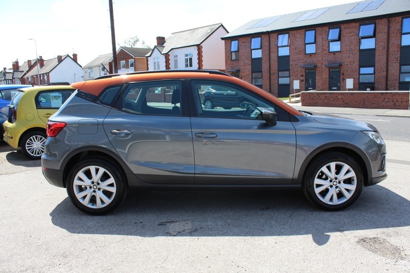 Seat Arona 1.0 Tsi Se Technology Grey #4