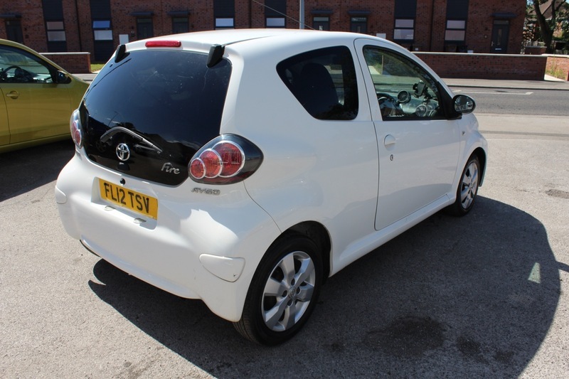 Toyota Aygo Vvt-i Fire White #4
