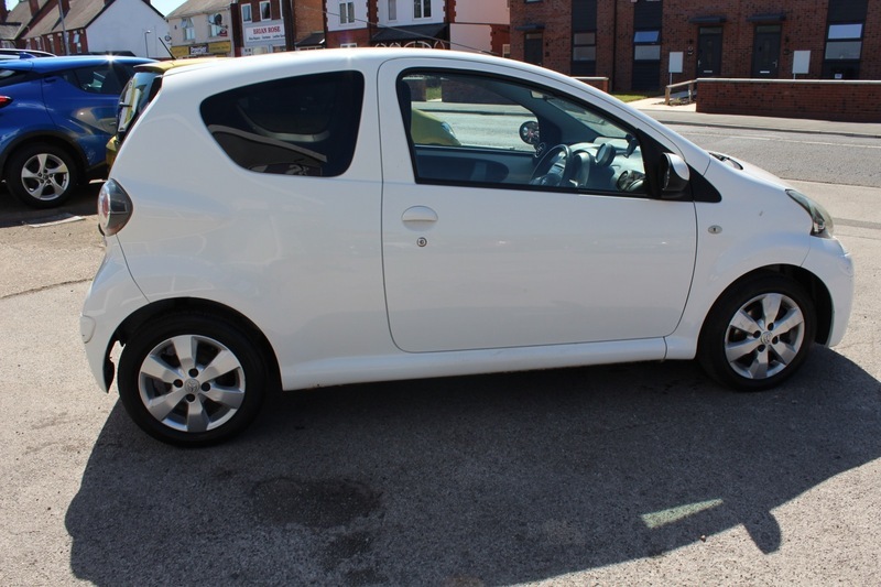 Toyota Aygo Vvt-i Fire White #5