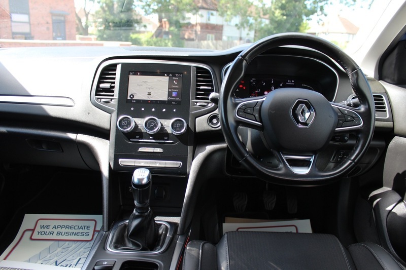 Renault Megane 1.5 Blue Dci Iconic Sport Tourer White #12