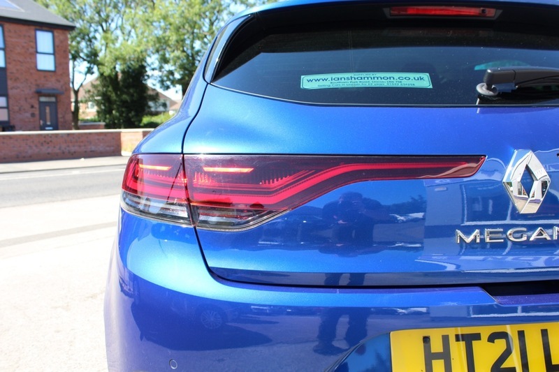 Renault Megane 1.5 Blue Dci Iconic Sport Tourer White #30