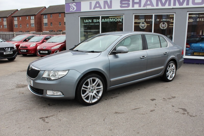 Skoda Superb Elegance2.0 Tdi Cr Dsg Grey #2