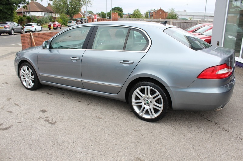 Skoda Superb Elegance2.0 Tdi Cr Dsg Grey #3