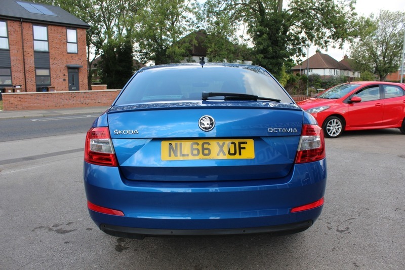 Skoda Octavia 1.4 Se Sport Tsi Blue #6