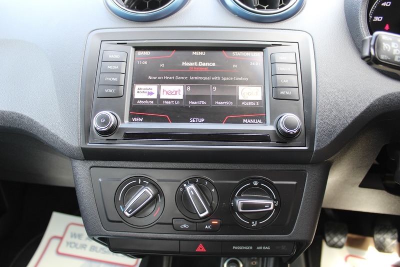 Seat Ibiza 1.4 Toca White #17