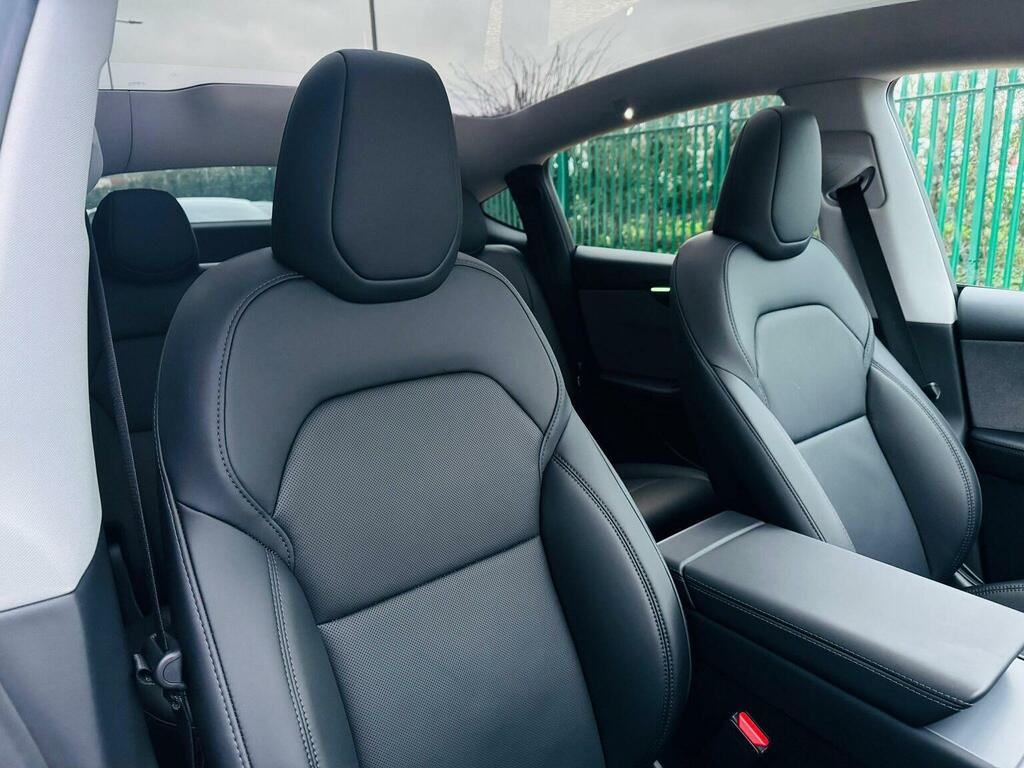 Tesla Model Y Suv 84.7Kwh Long Range Rwd 202525 GL25KWJ #3