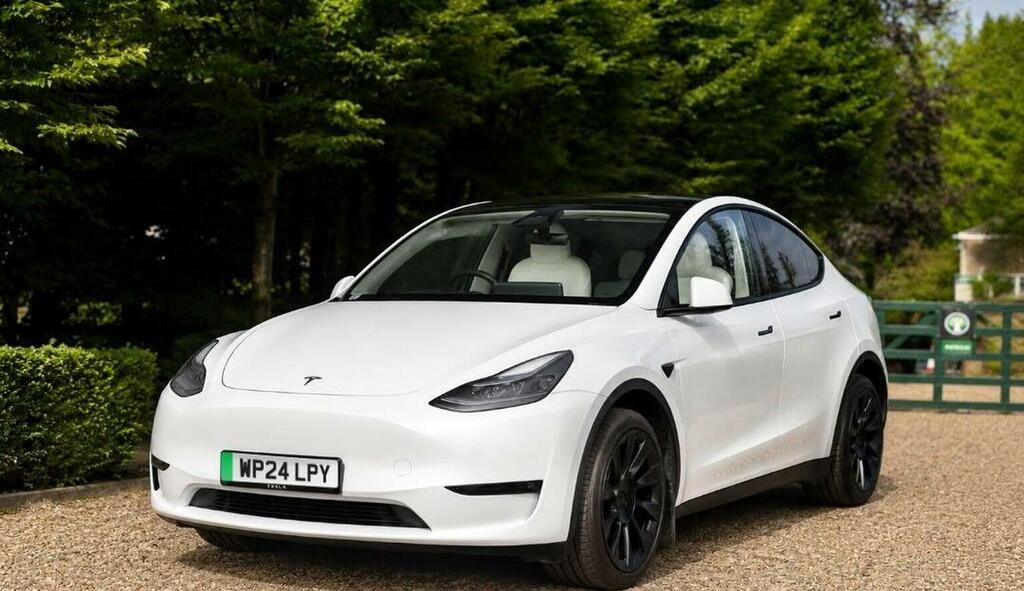 Tesla Model Y Suv Rwd 202424 White