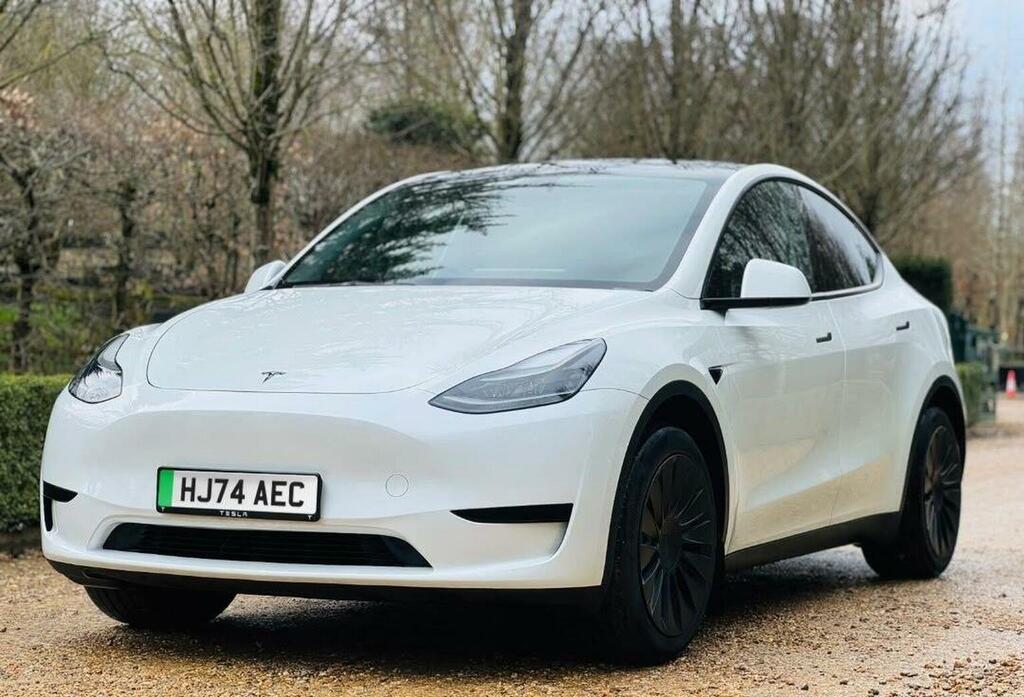 Tesla Model Y Suv Rwd 202474 White