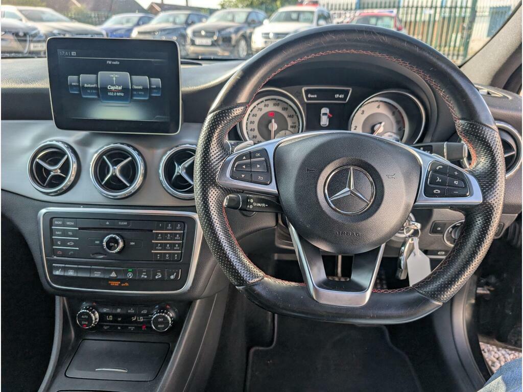 Mercedes-Benz GLA Class Amg Line Black #9