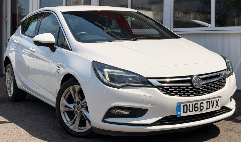 Vauxhall Astra 1.4I Turbo Sri Nav Hatchback Eur White