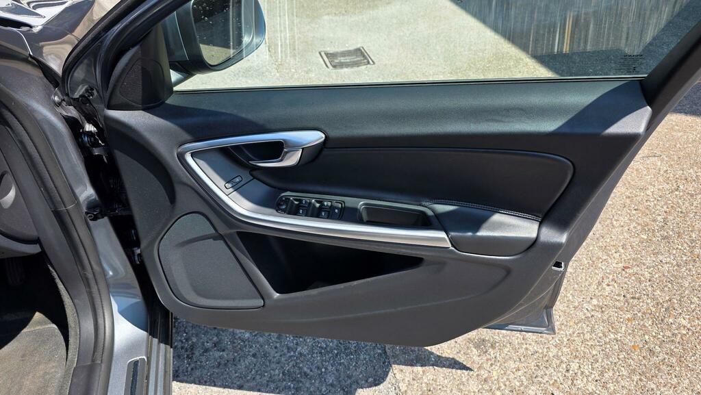 Volvo S60 D4 Se Lux Nav Red #9