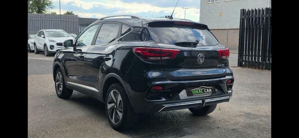 MG ZS 51.1Kwh Trophy Connect Black #3