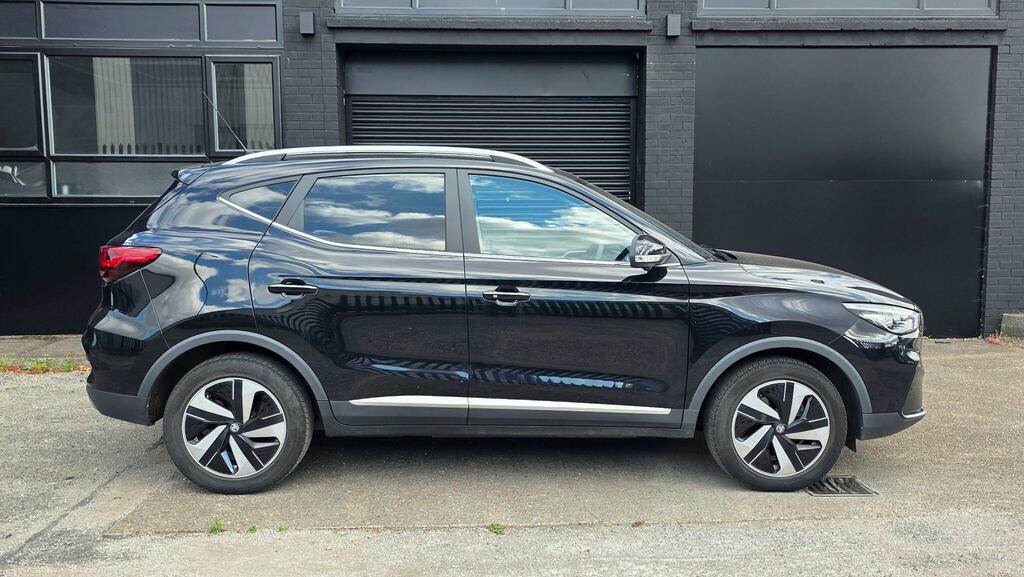 MG ZS 51.1Kwh Trophy Connect Black #4