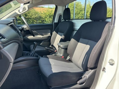 Mitsubishi L200 Di-d 4Wd 4Life White #3