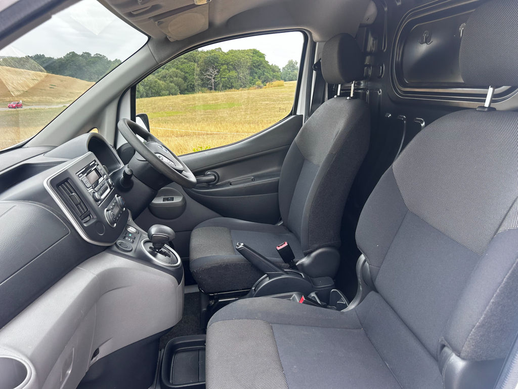 Nissan e-NV200 Mpv White #11