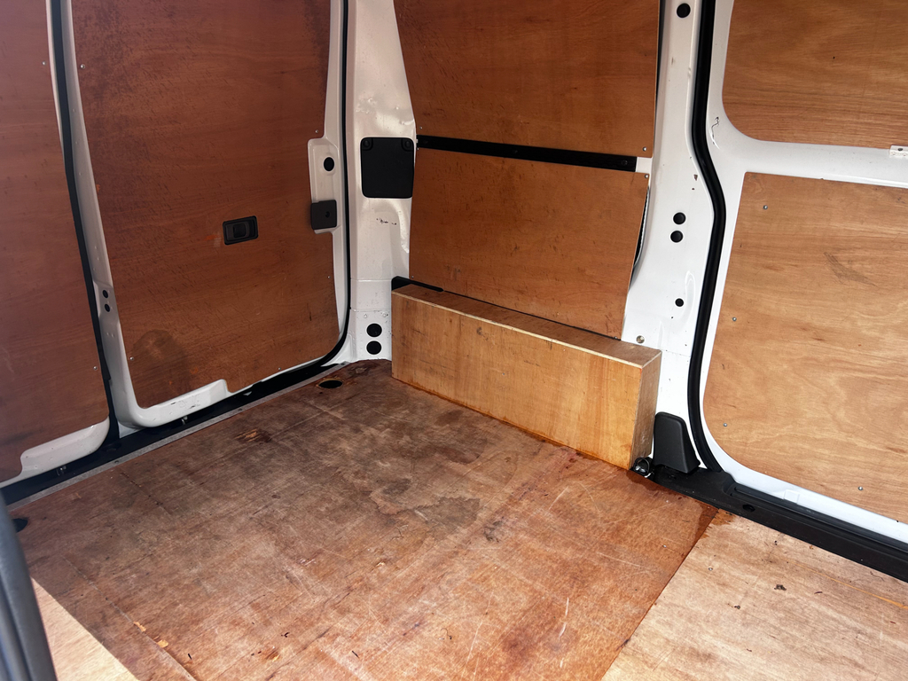 Nissan e-NV200 Mpv White #16