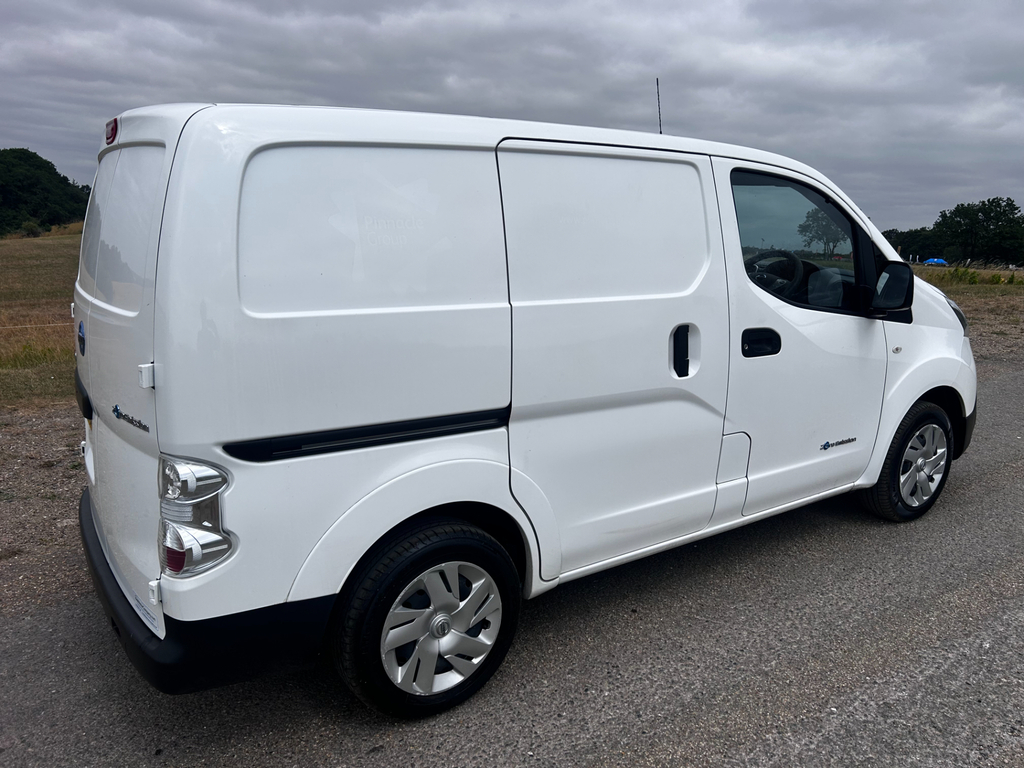 Nissan e-NV200 Mpv White #9