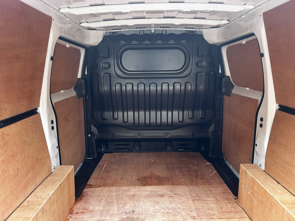 Nissan e-NV200 Mpv White #19
