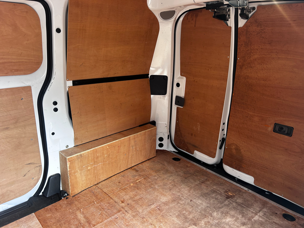 Nissan e-NV200 Mpv White #18
