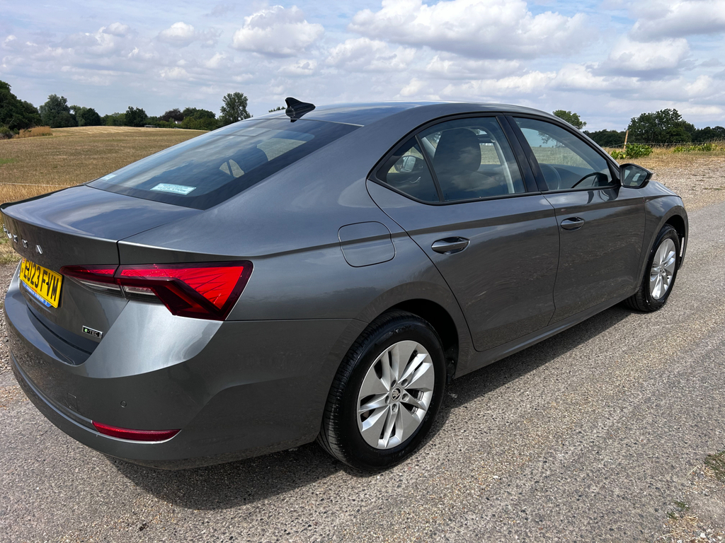 Skoda Octavia Hatch Se 1.0 Tsi E-tec 110 Ps Dsg Black #9