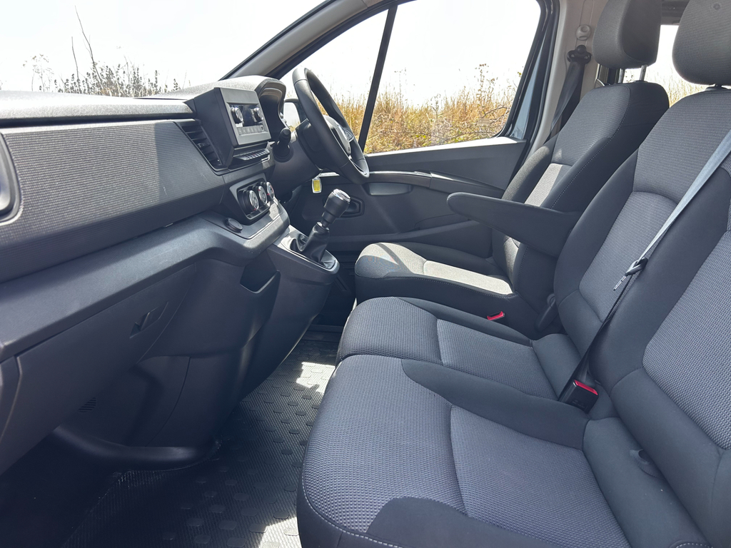 Renault Trafic 2.0 Dci Blue 28 Business Panel Van Man White #16