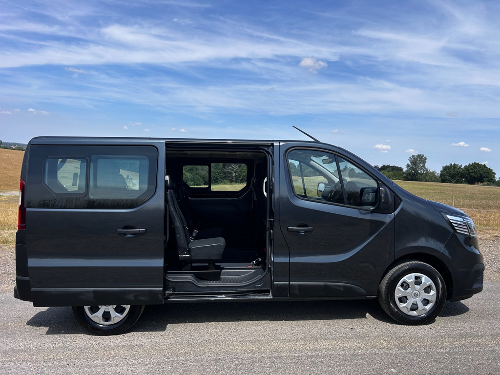 Renault Trafic 2.0 Dci Blue 28 Business Panel Van Man White #9