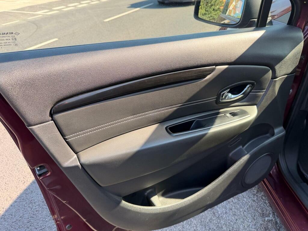 Renault Scenic Tomtom Red #16