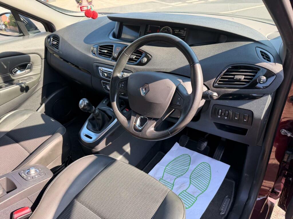 Renault Scenic Tomtom Red #27